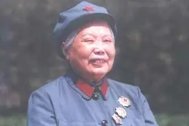 她在地主家当丫环，参加红军后多次九死一生，后成开国上将的夫人图片