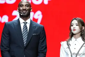 科比和那么多女星拍过照，对比一下还是跟自己老婆瓦妮莎拍照舒服图片