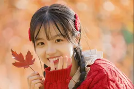 一个人拍照也能美美的，7个简单易上手的姿势，拍照上镜不尴尬图片