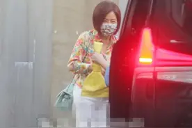 大S近照曝光快瘦成麻杆！换新发型发际线突兀，双眼肿胀变化太大图片