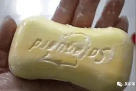 洗澡到底是香皂还是沐浴露好？多数女人都错了，难怪皮肤那么粗糙图片