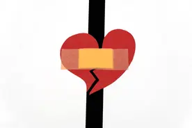 情侣二人婚前各自抢着出钱买房，却为此闹起了分手，原因为何？图片