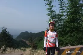 一个女子的10年骑行故事12┃“呯”的一声巨响，发生了什么事？图片