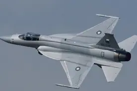 对上阵风战机，枭龙战机败了，巴基斯坦向中国采购36架歼10战机图片