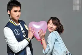 李易峰方安娜绯闻被曝后，工作室声明澄清，当天和多名好友在聚会图片