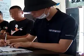 教训！保险过期一天发生交通事故负全责，自掏腰包赔了两万五图片