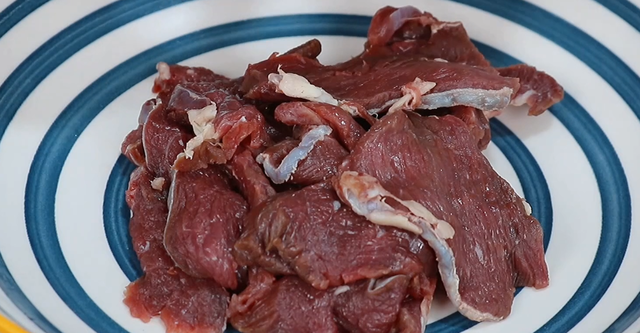 牛肉想要嫩滑，腌制方法很关键，大厨10年经验分享，不柴不塞牙
