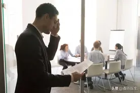 那些从小学人说话“磕巴”的孩子，长大以后怎么样了？图片