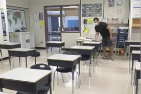 难上加难，回国规定又改了！忍无可忍，加拿大家长发起罢课抗议图片