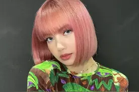 lisa蹦迪不戴口罩，上中国热搜祈福，网友群嘲：买热搜不如买口罩图片