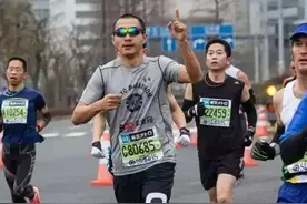 于嘉半马成绩118，作为主持界里跑的最快的人，已让跑步回归本心图片