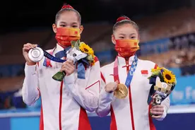 中国体操队小姐妹平衡木摘金夺银打好“翻身仗”图片