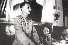 刘少奇：我党内部只有三个人可称呼职务图片