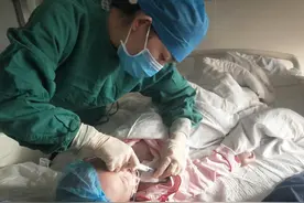3岁女儿患血癌命悬一线，清洁工父亲拼尽全力护女周全图片