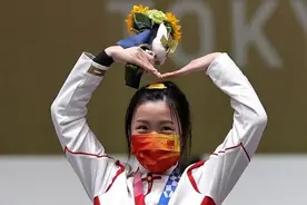 杨倩“火了”，拿下2块金牌后，清华大学调侃：暑期社会实践金奖图片