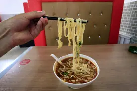 西安这家面馆仨月内两度被确诊病例光顾！店长：停业影响挺大，这次重开才一个多月图片