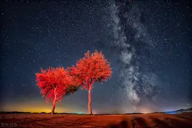 夏夜，走在乡间小路上图片