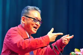 看李敖评价三毛和金庸，大师的视角有何不同？图片
