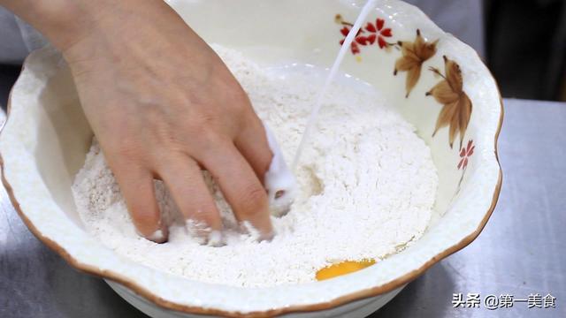 面点师在家做烤面包，配料比例详细，做法简单易学，想做失败都难