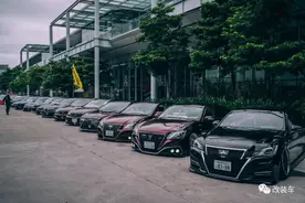 清一色的VIP皇冠军团，气场丝毫不输百万豪车图片