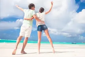 老婆跟男闺蜜单独去旅游，说他们是纯友谊，离婚后我才发现真相图片