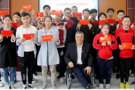 报党恩，吴登清家庭两代人的梦想传承接力赛图片