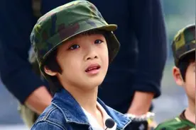 费曼又坑爹，称老父亲吴镇宇像乌鸦，怕挨打喊话让周杰伦请喝奶茶图片