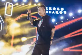 用歌声致敬英雄的城市，GAI周延武汉献唱助力城市文旅经济恢复图片