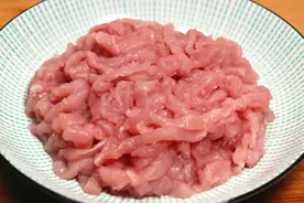 炒瘦肉想要不粘锅，记住关键一步，肉丝嫩滑不腥、不粘锅