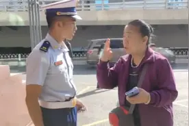 暖！大娘路过消防队求助，消防员的做法亮了图片