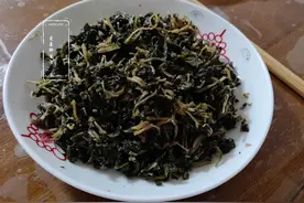 这菜，新鲜时不值钱，晒干了抢着吃，简单蒸一蒸，清香扑鼻巨好吃图片