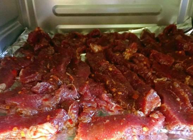 它蕴含20种氨基酸，虽然有点贵，但适合孩子吃，让他高于同龄人