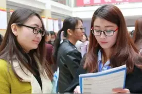 刘昊然考编成功上岸，身为顶流还向往体制内，学生：铁饭碗真香图片