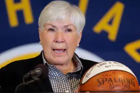 官宣！爵士老板甩卖全队，莫雷13天后再就业，詹眉恐失得力助手图片