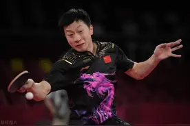 拉球时想提高稳定性要学会压拍，但如果旋转手腕去压拍，你就错了图片