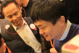 身价百亿，和马云称兄道弟，老婆是小他20岁的明星图片