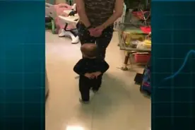 几张图告诉你，奶奶带娃的魔性日常，整的亲妈都快认不出来了图片