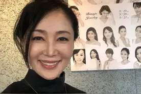 日本选美大赛52岁阿姨夺冠，身材火辣性感，想要冻龄自律不能少图片
