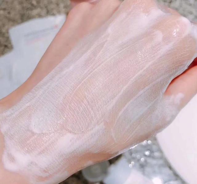 敏感肌能用的洗面奶并不多，除了芙丽芳丝就数它了，别再交智商税