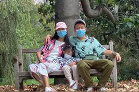 陈冠希收心变模范老公，穿花衬衣带妻游玩，超模娇妻穿睡裤也迷人图片