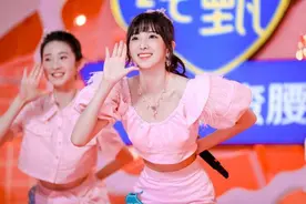 女团小姐姐郑乃馨，夏日甜美少女图片