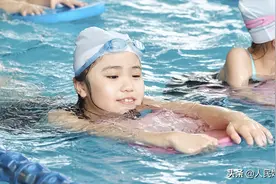 孩子学游泳，这些事项不能忽略图片