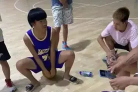 郭艾伦评价鲶鱼约战吴勇豪：全是为流量拿篮球炒作！国宝强势回怼图片