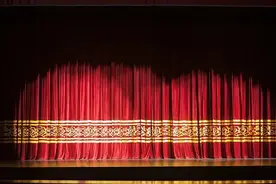 把剧场搬到床上，宅家必备的人间躺看指南来了图片