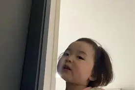 表情包：切，辣鸡才谈恋爱图片