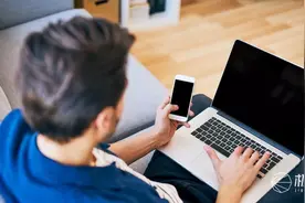 中国设计师重造笔记本！将手机塞进电脑，多种形态变换，酷毙了图片