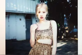 BLACKPINK | Rosé朴彩英：来自澳洲的野玫瑰精灵女孩图片