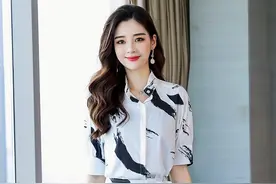 「笔刷印花」个性显瘦短套装，修身百搭优雅，彰显你的淑女范图片