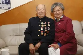 舒积成：在蓝天上翱翔二十八年的雄鹰图片