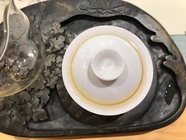 武夷岩茶有涩味，汤水浑浊，这是怎么回事？